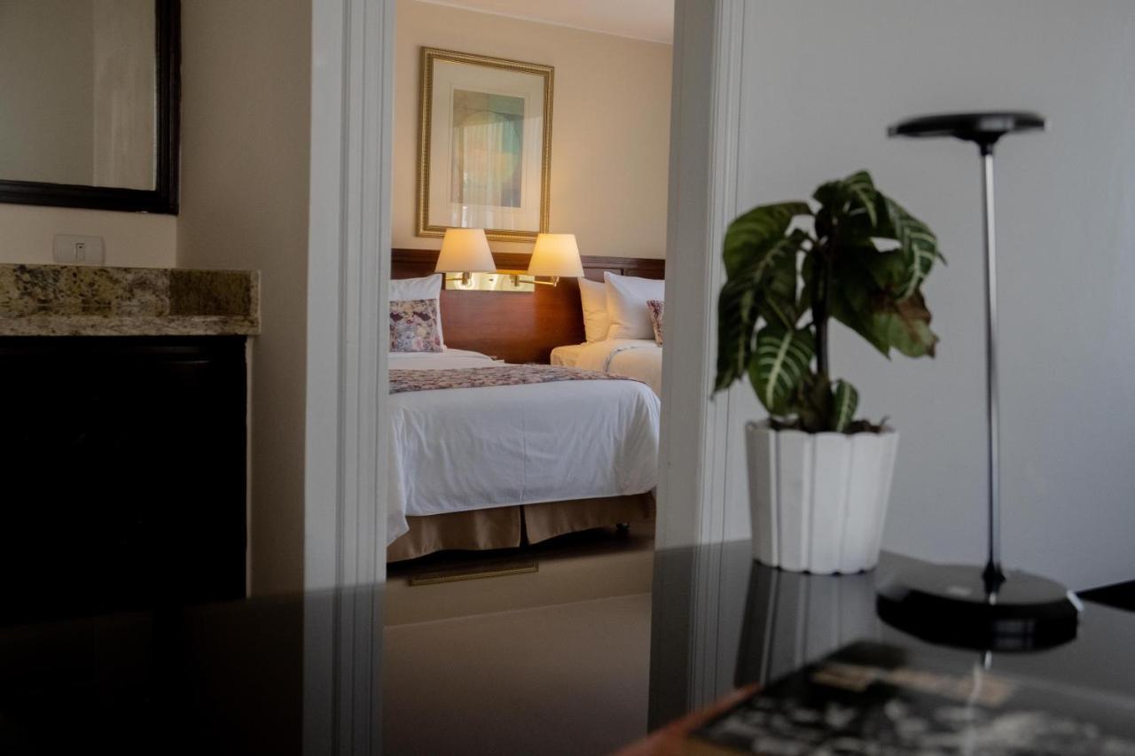 La Quinta By Wyndham Quito Hotell Exteriör bild