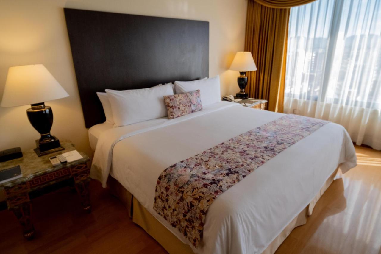 La Quinta By Wyndham Quito Hotell Exteriör bild