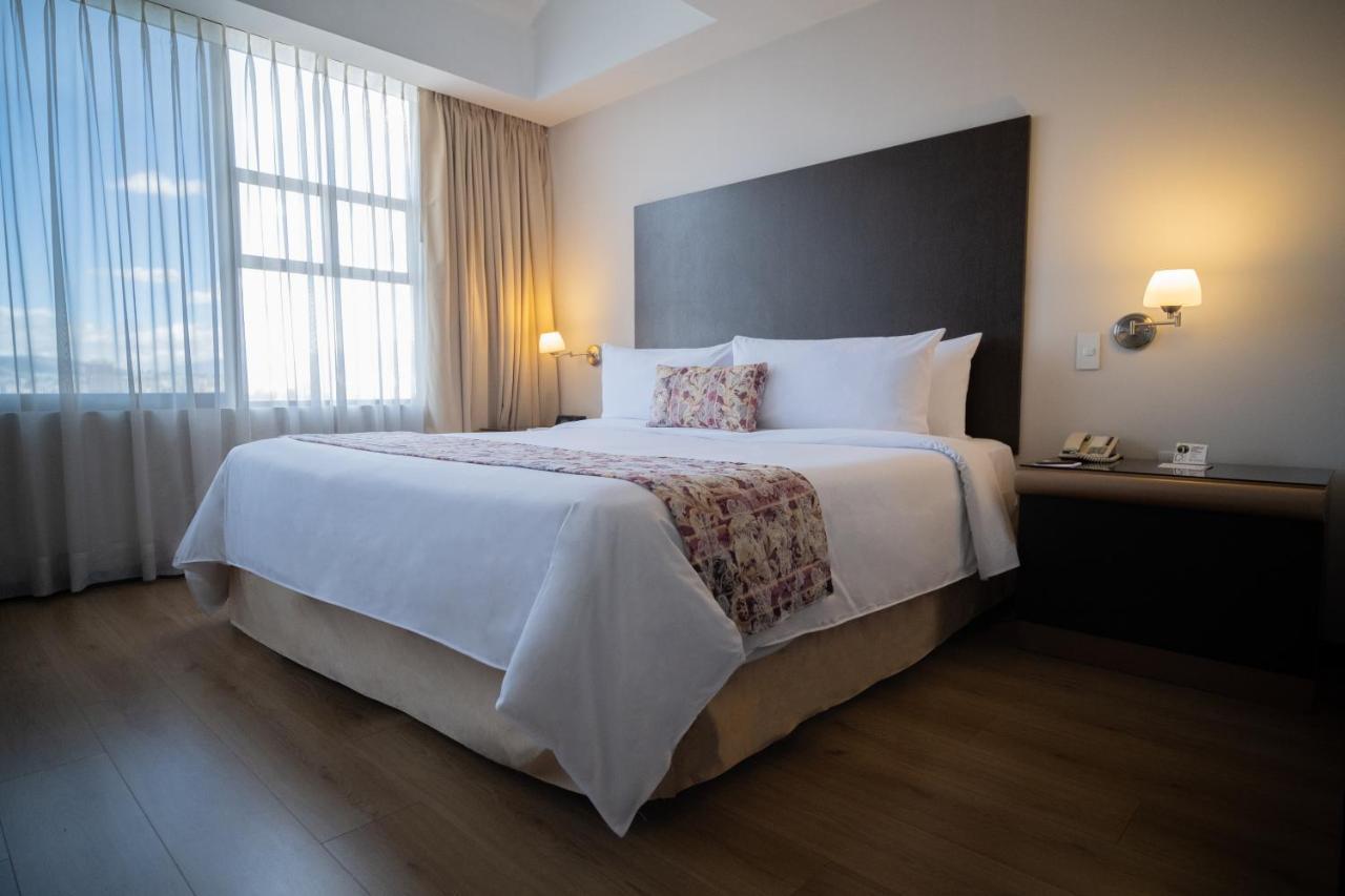 La Quinta By Wyndham Quito Hotell Exteriör bild