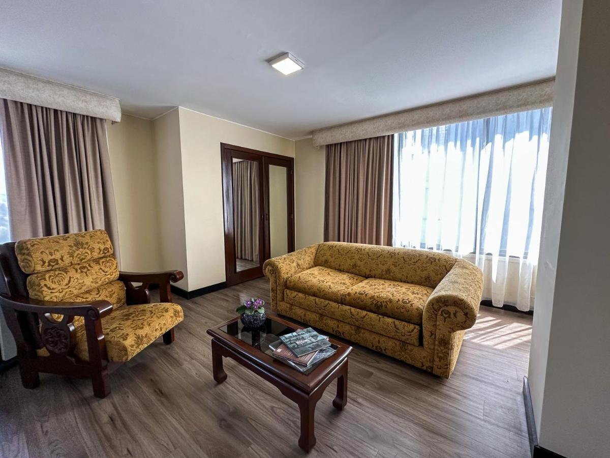 La Quinta By Wyndham Quito Hotell Exteriör bild