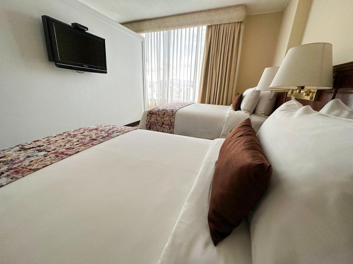 La Quinta By Wyndham Quito Hotell Exteriör bild