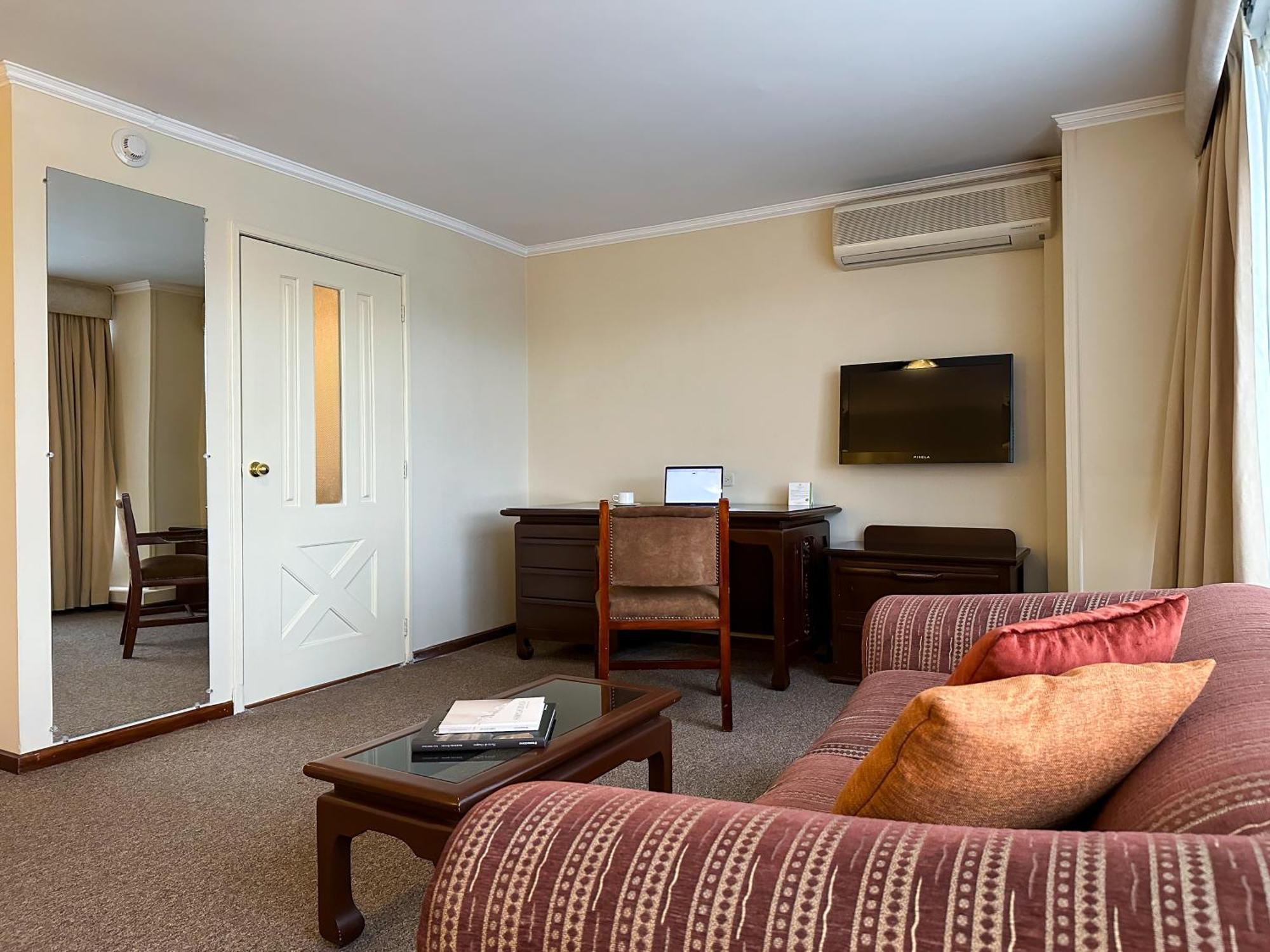La Quinta By Wyndham Quito Hotell Exteriör bild