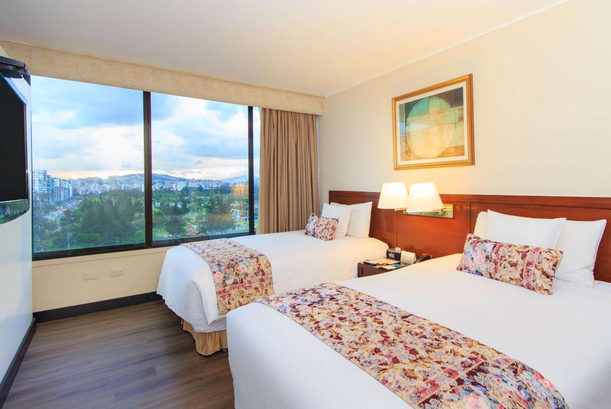 La Quinta By Wyndham Quito Hotell Exteriör bild